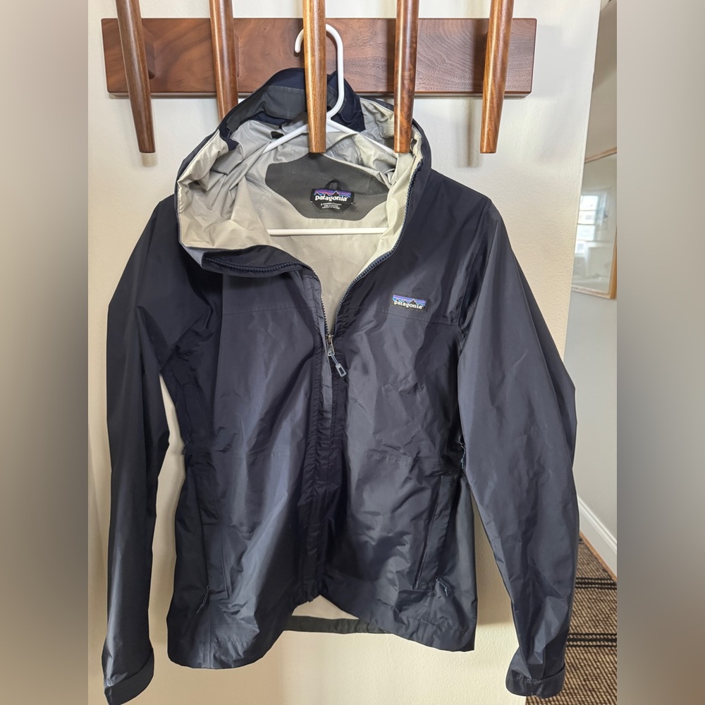 Patagonia Torrentshell Rain Jacket, size S, navy blue